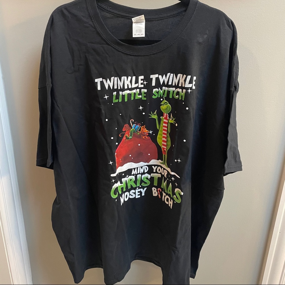 NWOT Gildan Men’s 4XL Christmas Grinch t-shirt